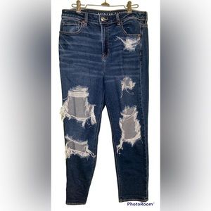 American Eagle Stretch Jeans! The length is regular and these are mom jeans!